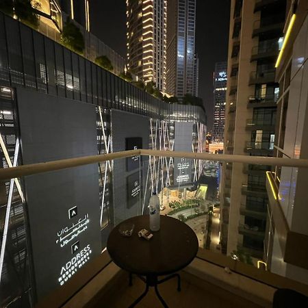 Downtown Holiday'S - 1 Min To Dubai Mall & Burj Khalifa Hostel Exterior photo