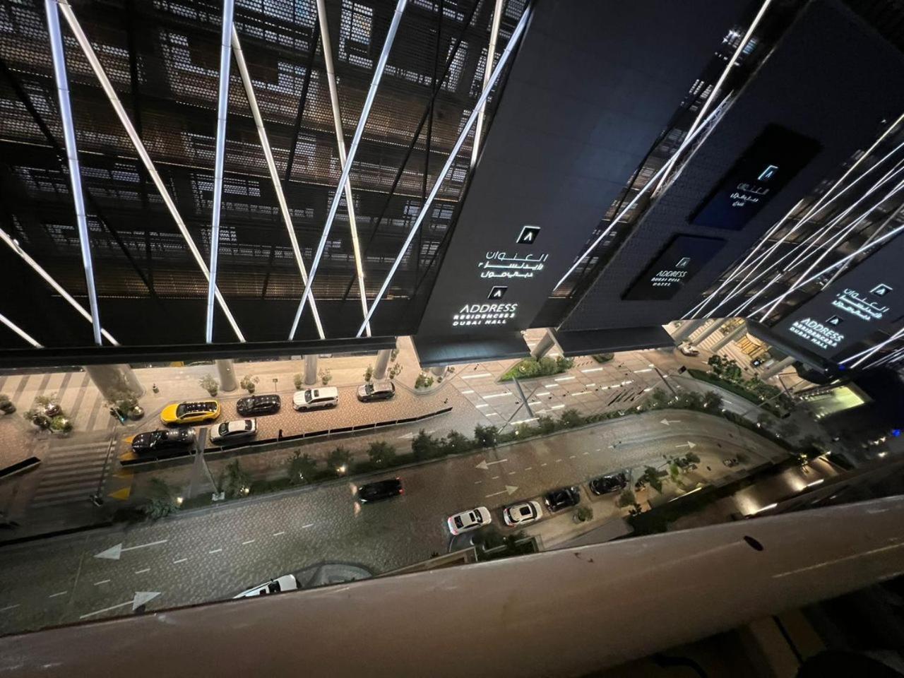Downtown Holiday'S - 1 Min To Dubai Mall & Burj Khalifa Hostel Exterior photo