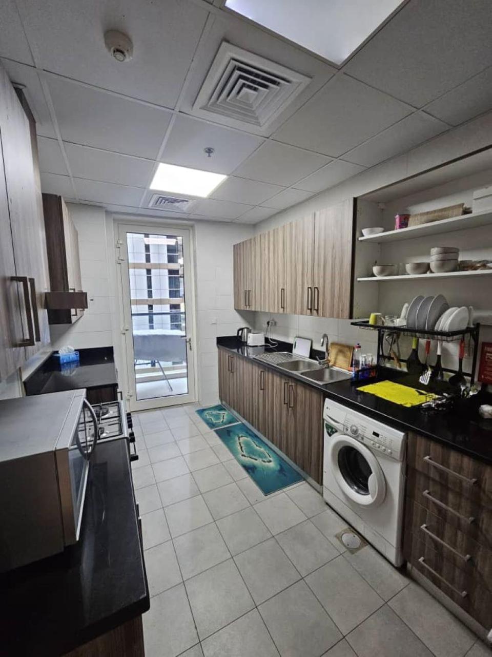 Downtown Holiday'S - 1 Min To Dubai Mall & Burj Khalifa Hostel Exterior photo